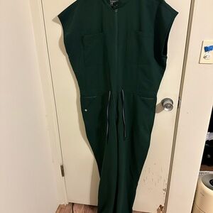 Figs xl extra large cargo scrubs jumpsuit barely worn